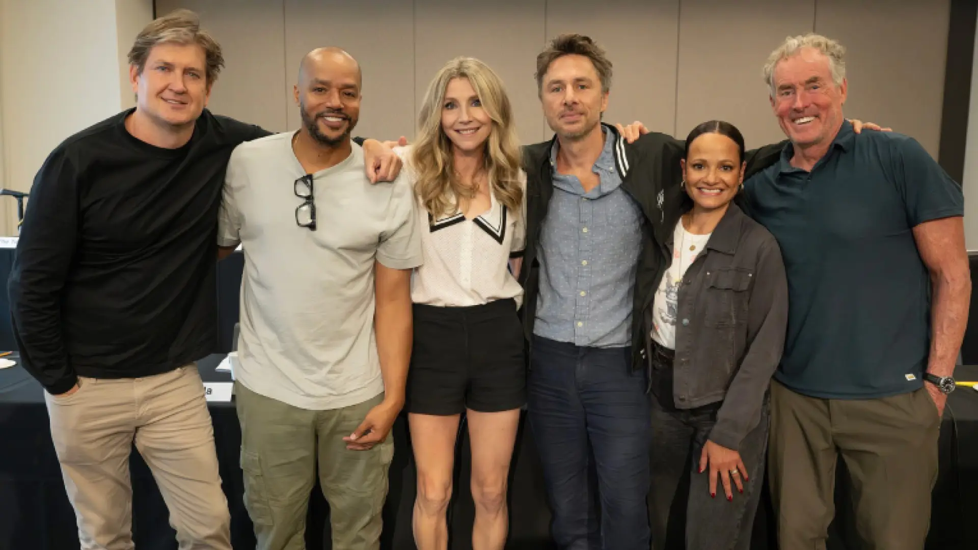 El reparto original de 'Scrubs' se reúne a punto de rodar el reboot (con dos grandes ausentes)