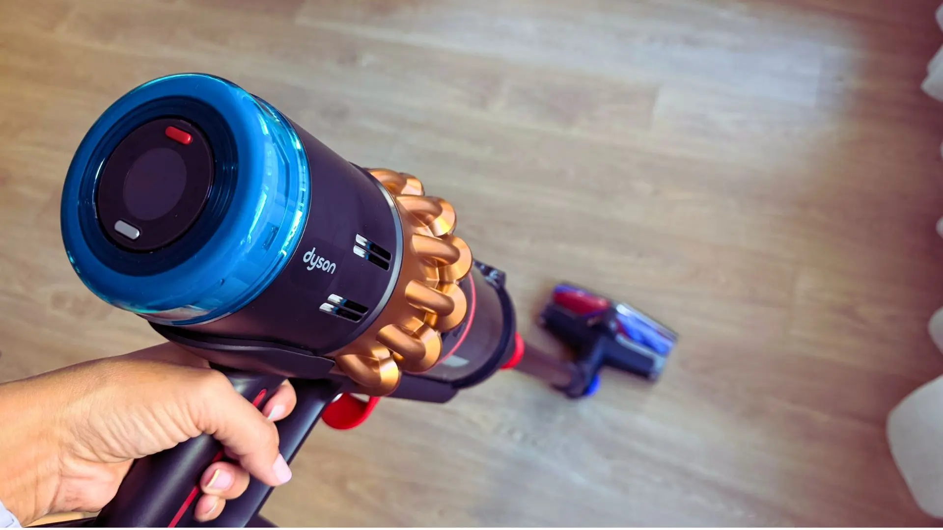 He probado la aspiradora más potente de Dyson: adiós pelo enredado, hola suelos impolutos