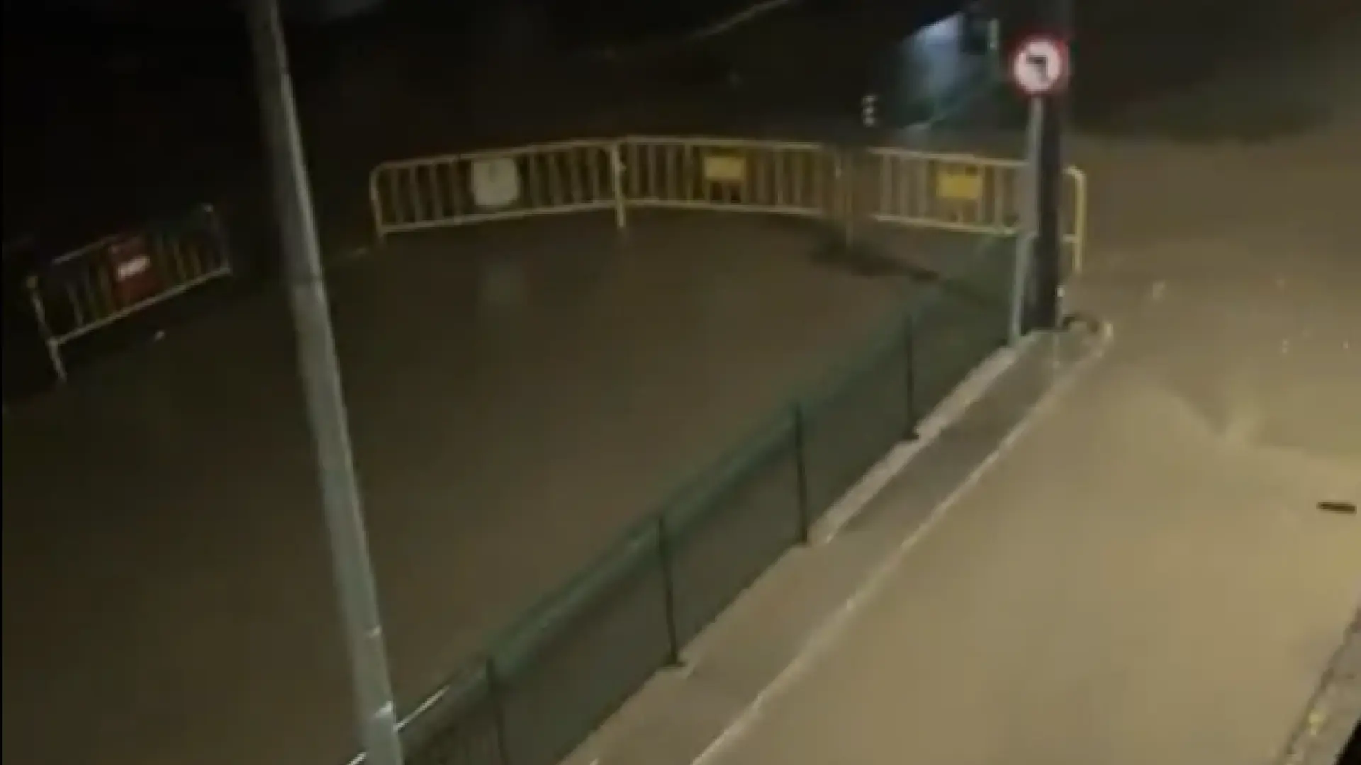 Peligro en el desbordamiento del barranco de la Saleta en Aldaia por las fuertes lluvias: "Hemos estado al límite"