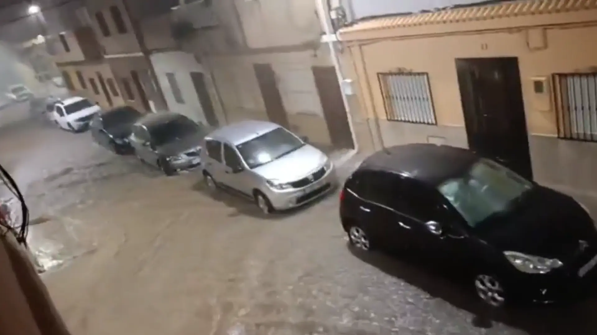 La angustia de los vecinos de Aldaia por las lluvias que han vuelto a inundar sus calles: "Está pasando otra vez"