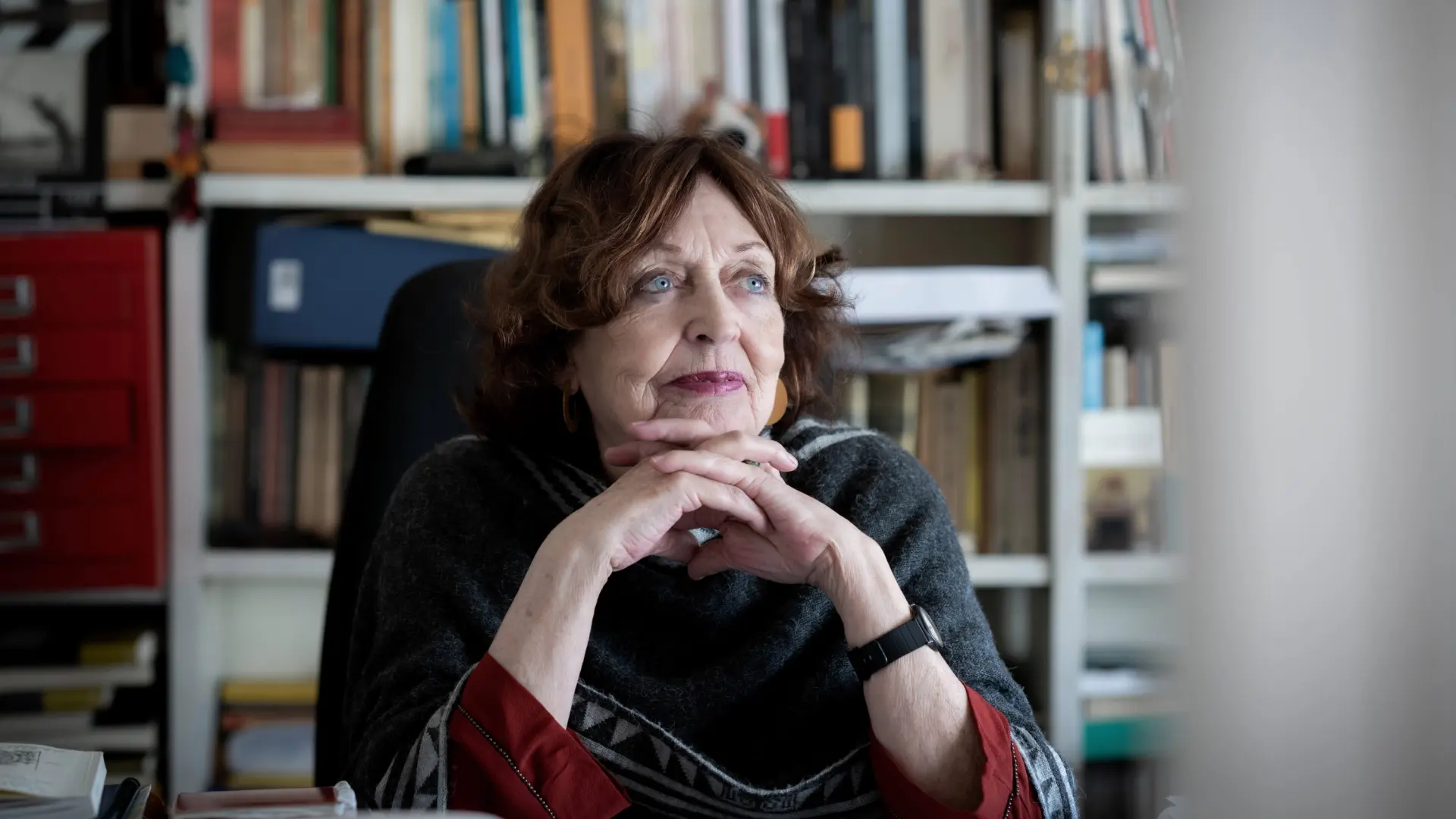 Cristina Fdez. Cubas vuelve al cuento con 'Lo que no se ve': "Mis 80 años me producen perplejidad, no pienso perder ni un segundo"