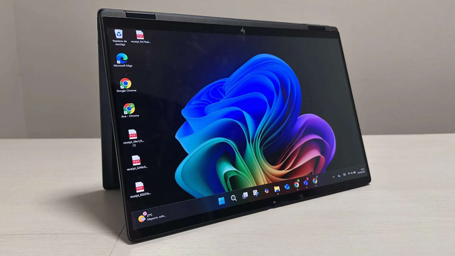 He probado el portátil HP OmniBook X14: un convertible con una gran autonomía y un diseño elegante