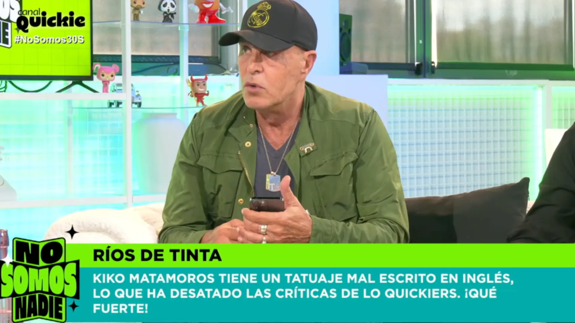 Kiko Matamoros responde a un espectador de 'No somos nadie' tras decirle que su tatuaje está mal escrito: "¡Idiota!"