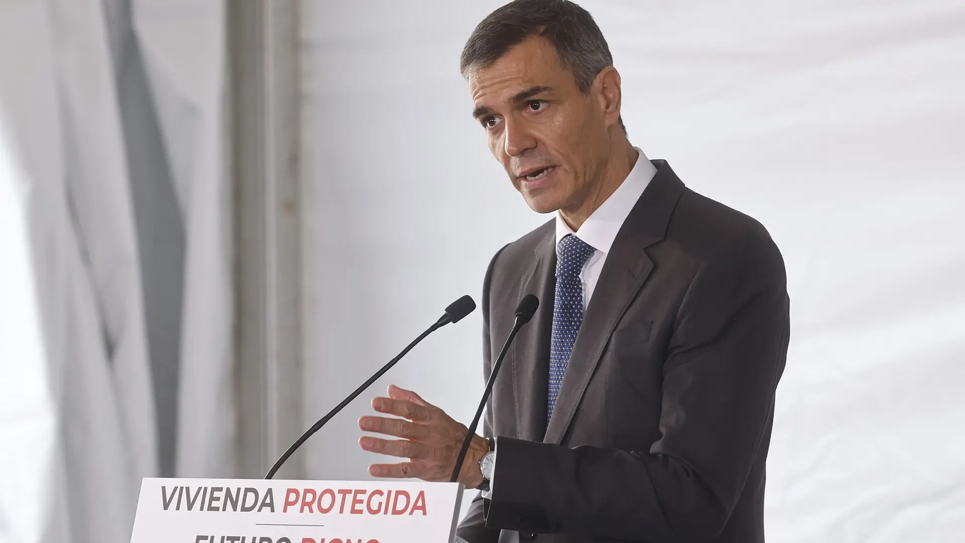 Sánchez defiende su ley de vivienda y cree que la solución pasa por "intervenir" el mercado y no por liberalizar suelo