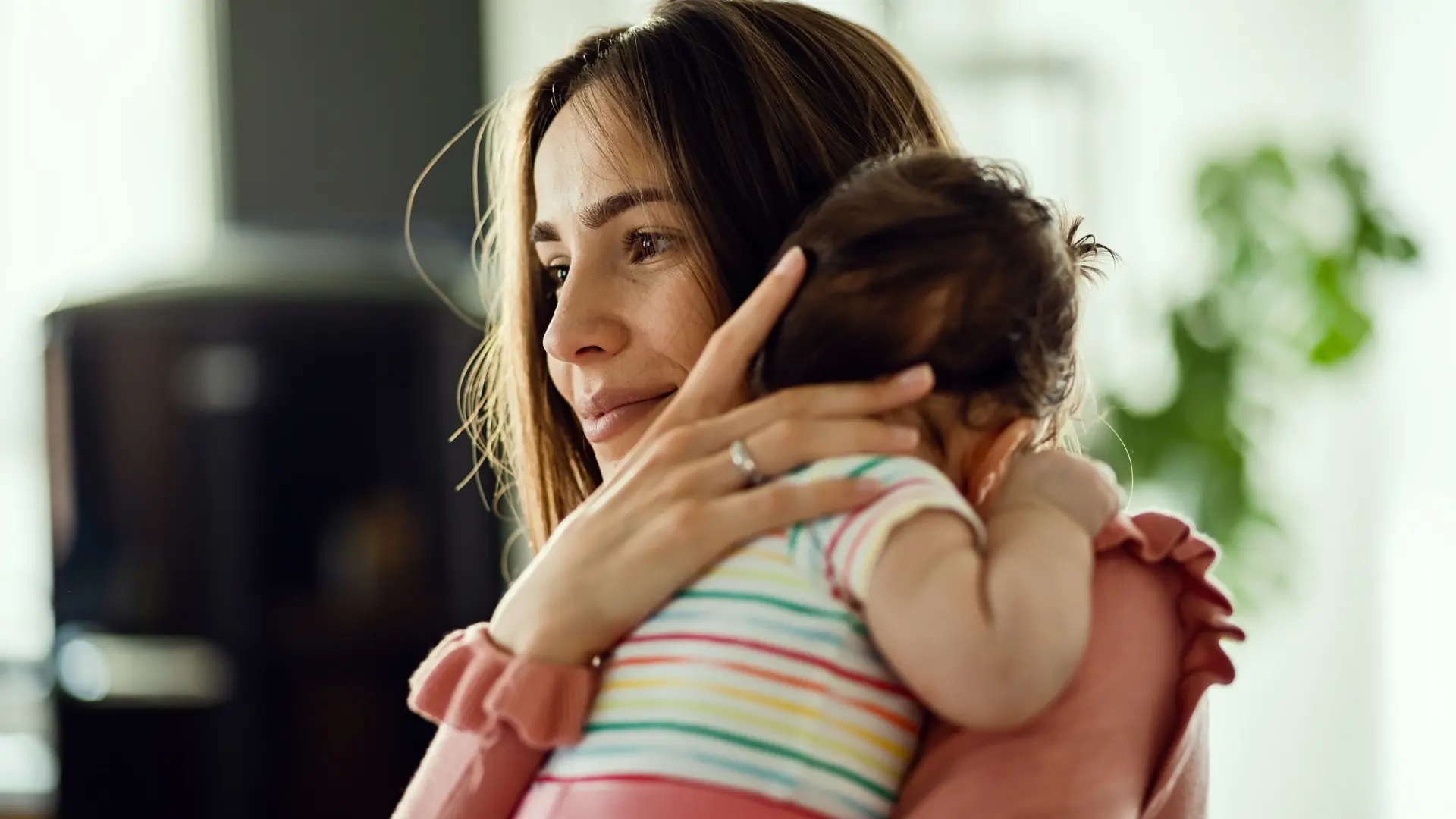 ¿Eres una madre sobreprotectora sin saberlo? Las señales psicológicas que puedes ver en tus hijos