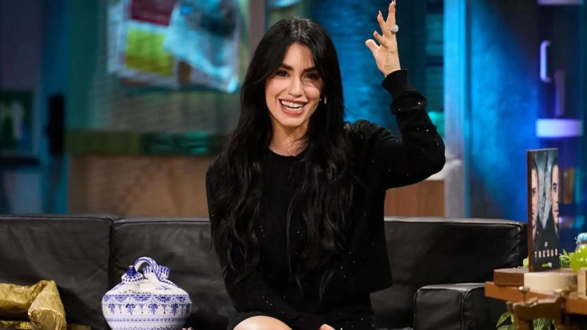 Lali Espósito y su particular 'look de la venganza' para hablar de Milei en 'La Revuelta'