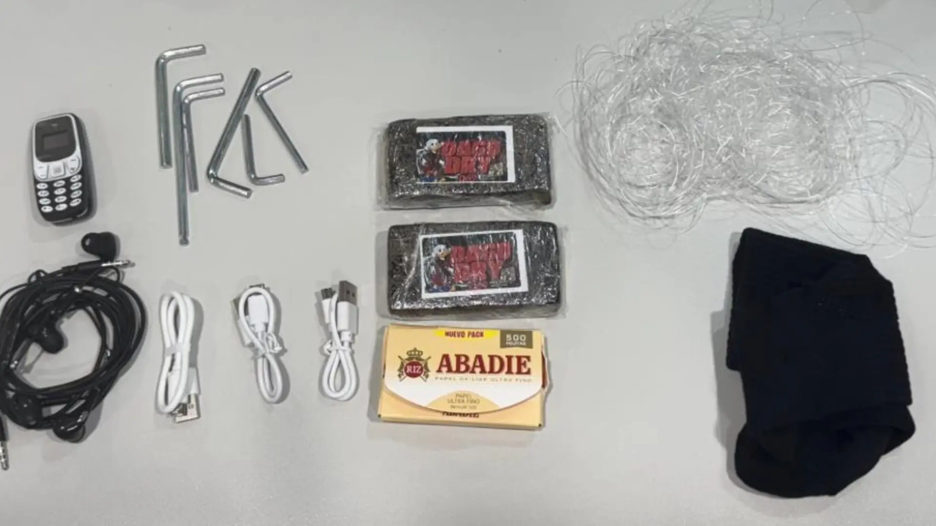 Detenido un hombre por introducir drogas y móviles con un dron en la cárcel Brians 1