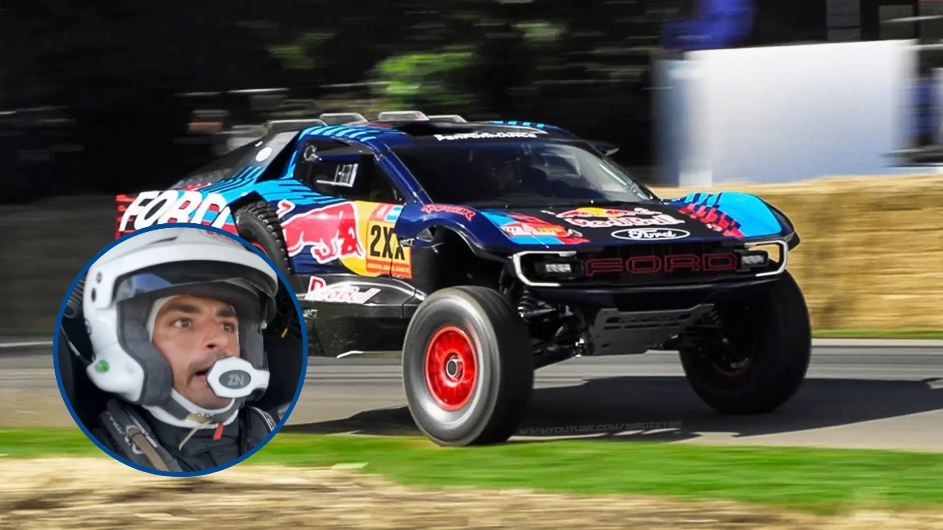 Carlos Sainz prueba el coche de su padre para el Rally Dakar: "¡Papá, por Dios, cuidado!"