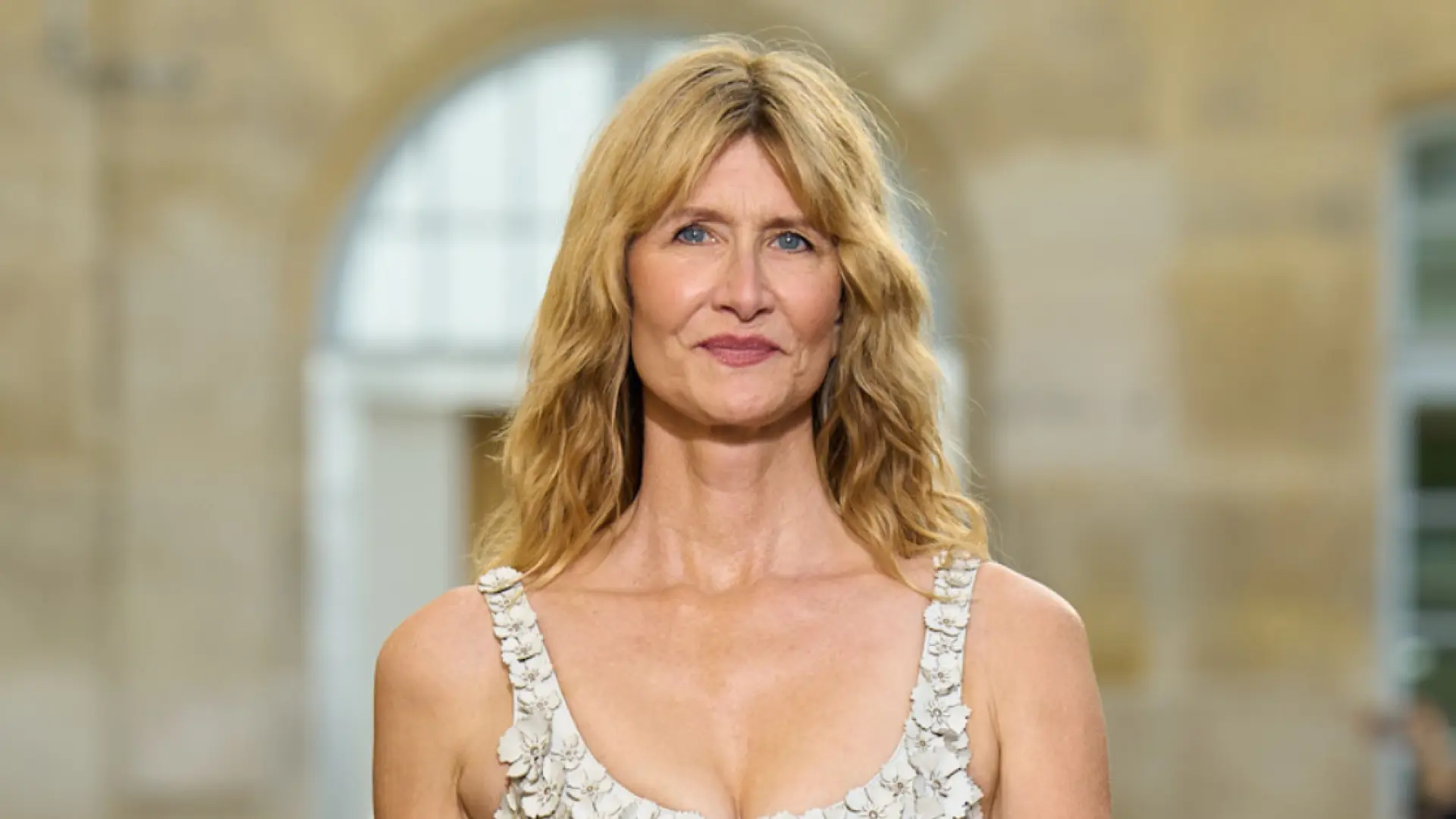 La actriz Laura Dern debuta como modelo, a sus 58 años, en la Semana de la Moda de París