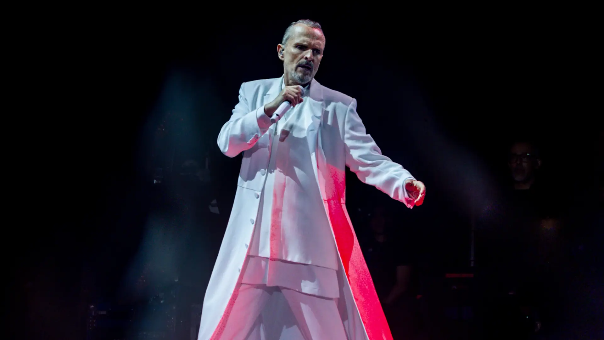 Miguel Bosé, obligado a cancelar su concierto en Nueva York por un problema burocrático: "Pido disculpas por todos los contratiempos"