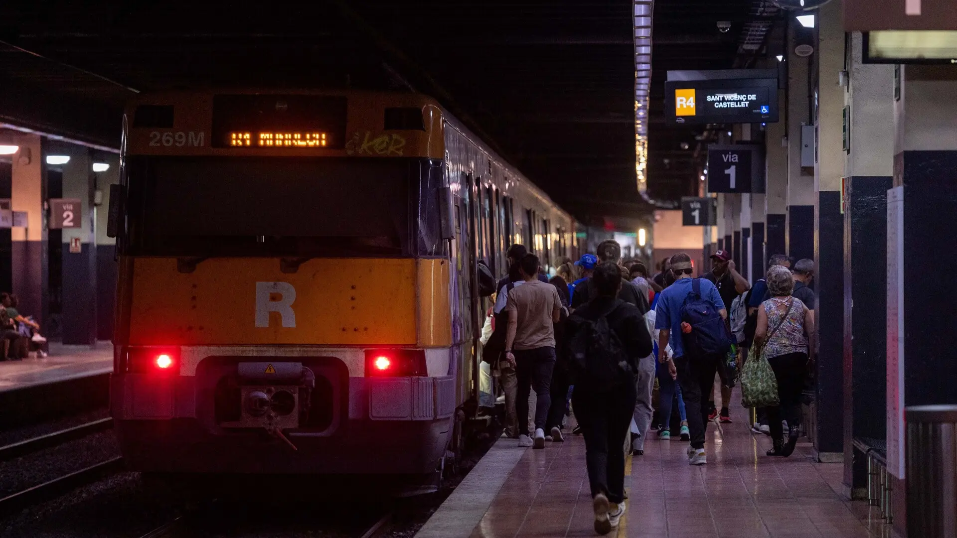 Los Rodalies de Barcelona acusan los mayores retrasos de todas las redes de Cercanías con una media de 20,3 minutos