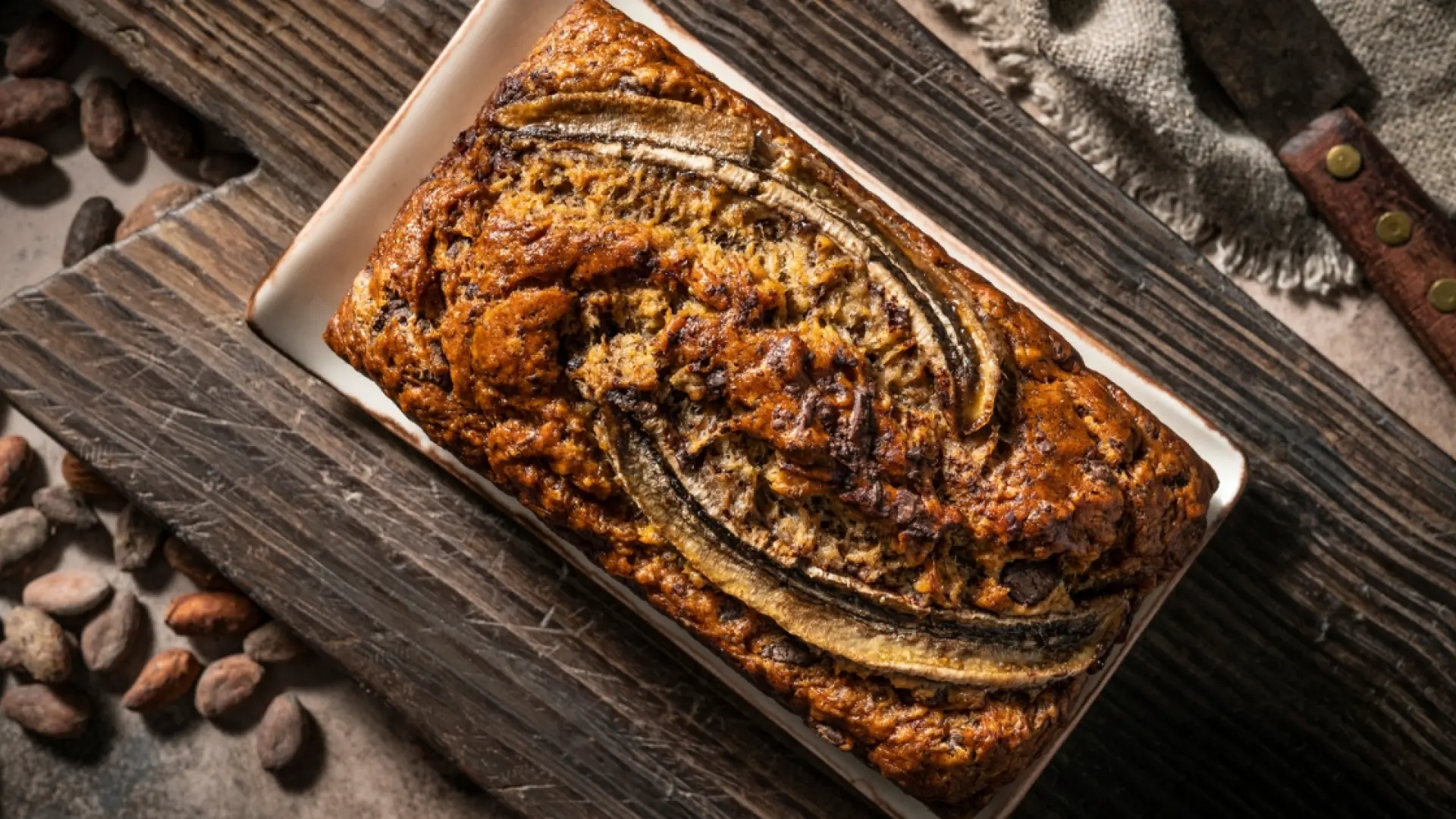 Bizcocho de plátano y melocotón, una receta esponjosa y sin gluten