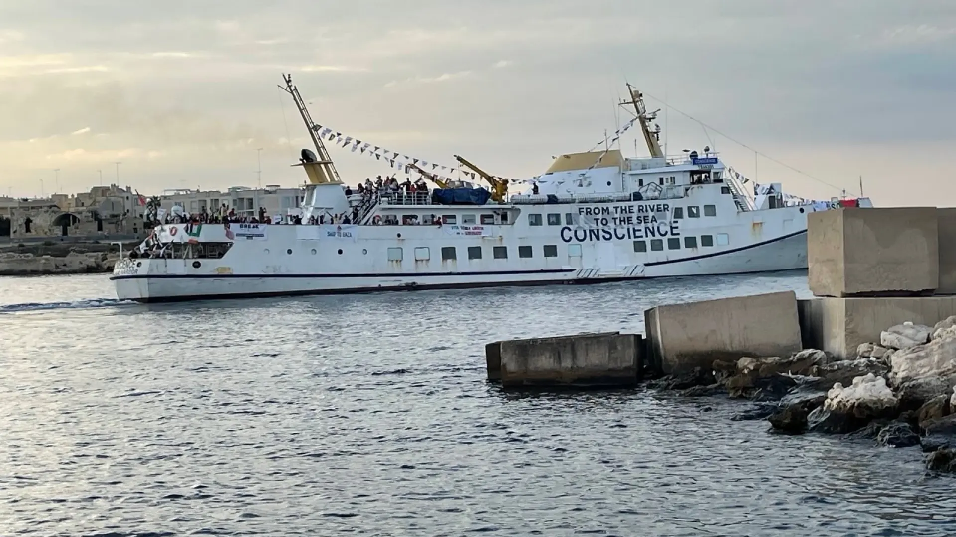 Una segunda flotilla coge el relevo a la Sumud y ya se dirige hacia Gaza desde Italia para intentar superar el bloqueo israelí a la Franja