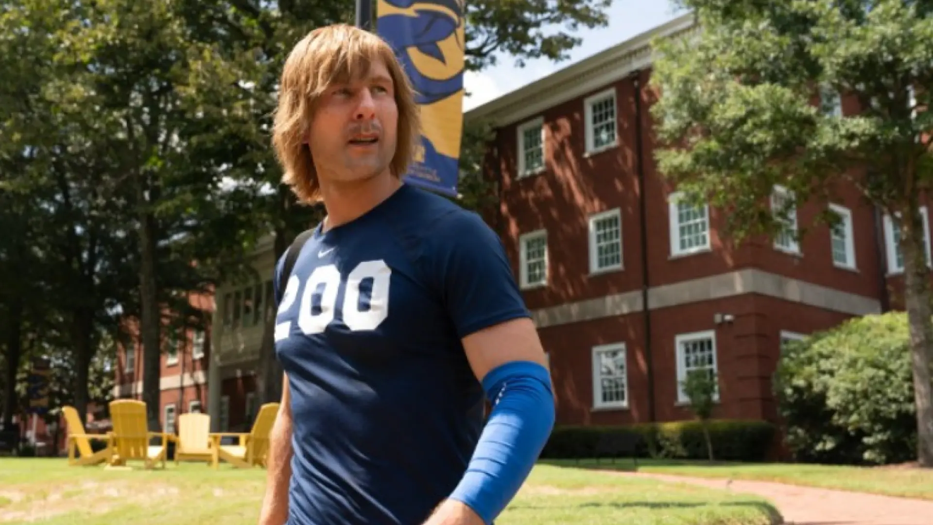 La serie odiada por la crítica que podría arruinar la racha perfecta de Glen Powell