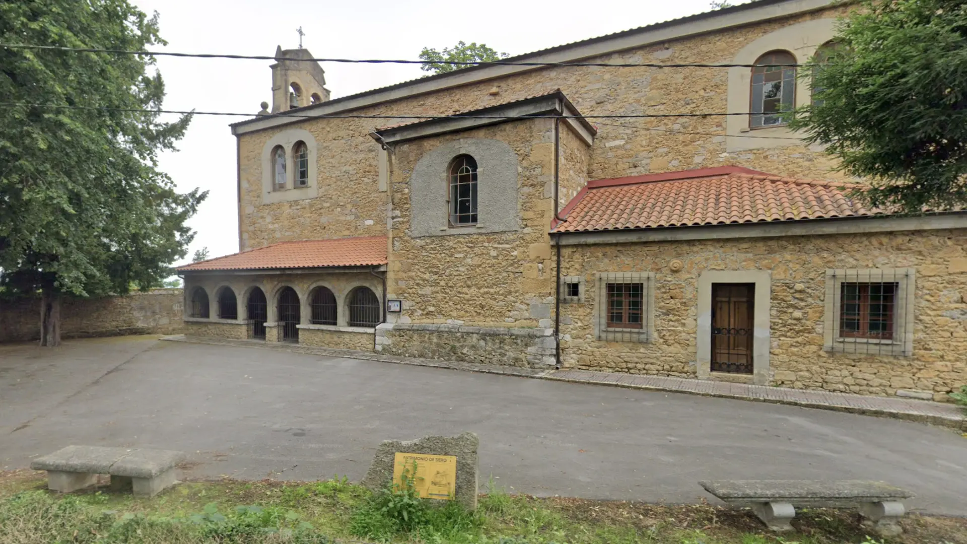El pequeño pueblo de Asturias escondido entre castaños perfecto para una escapada rural