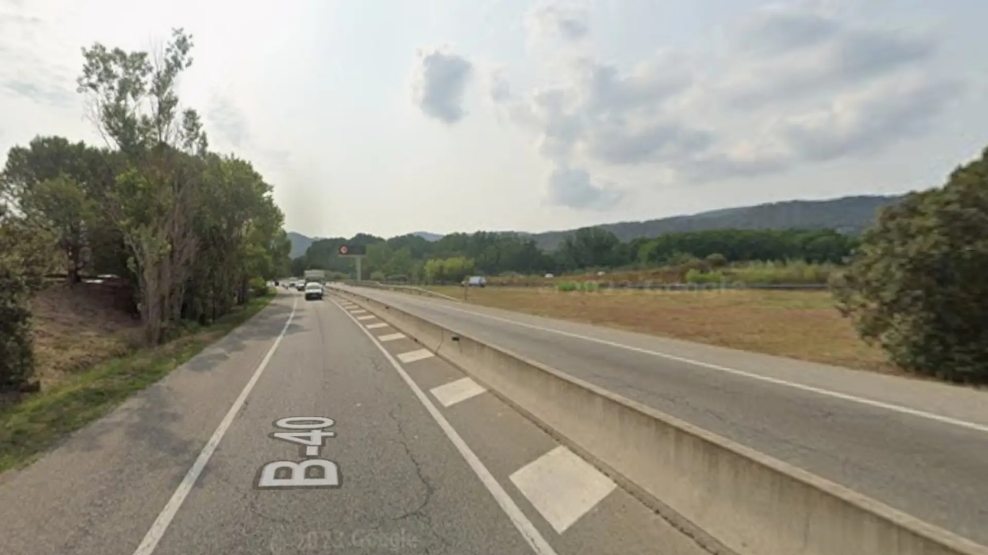 Un motorista muerto y cuatro heridos en un choque con dos coches en La Roca del Vallès