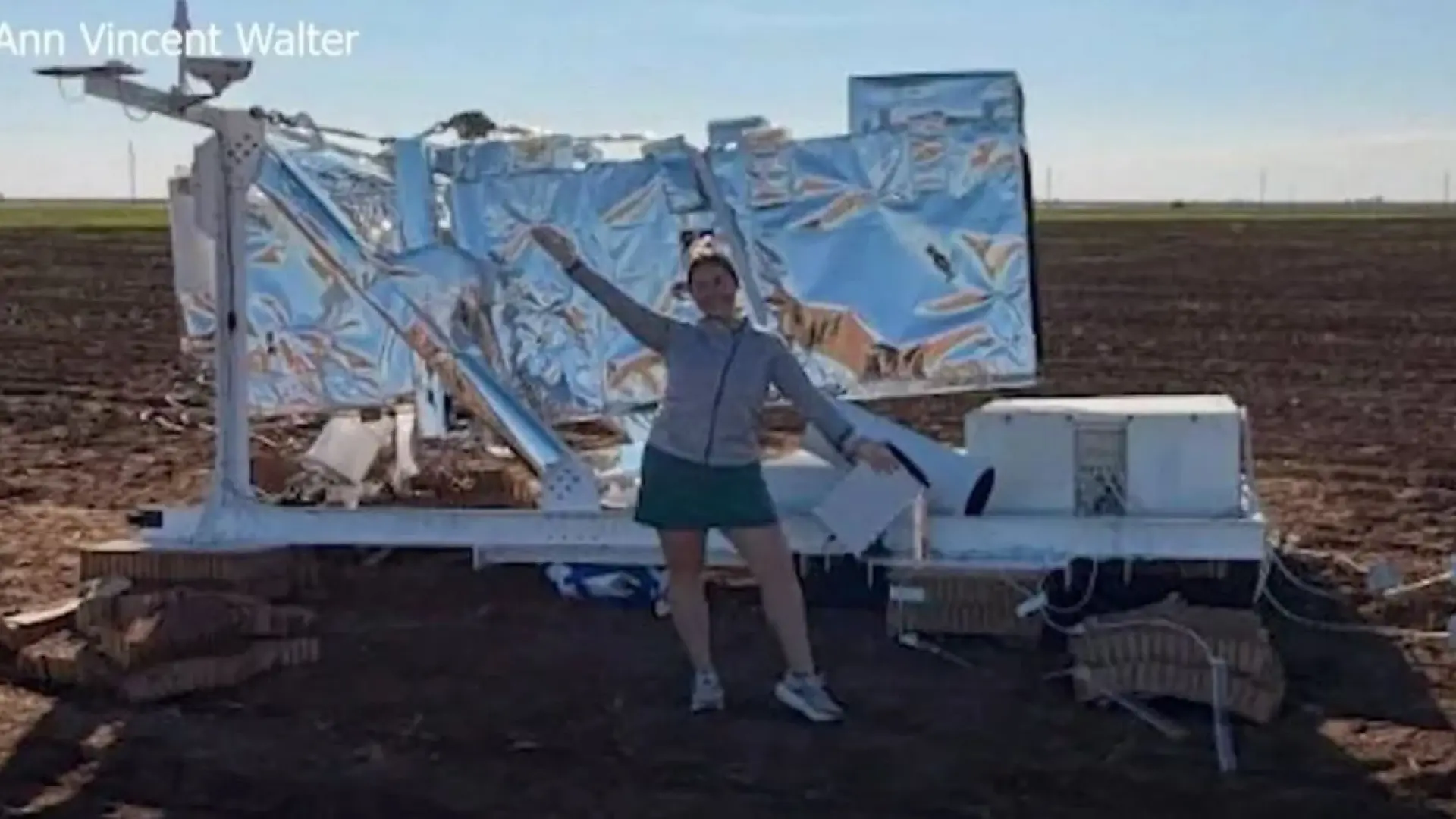 La sorpresa de una familia de granjeros tras la caída de un equipo de la NASA en su terreno