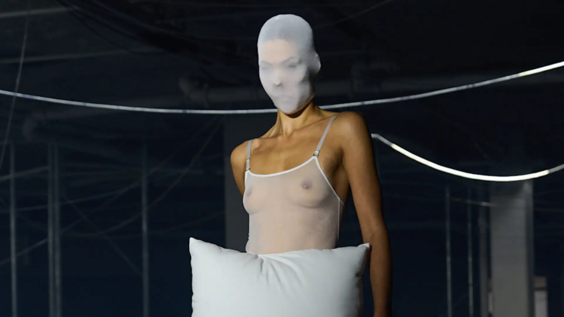 La Semana de la Moda de París se 'burla' de Kanye West y Bianca Censori durante uno de sus desfiles