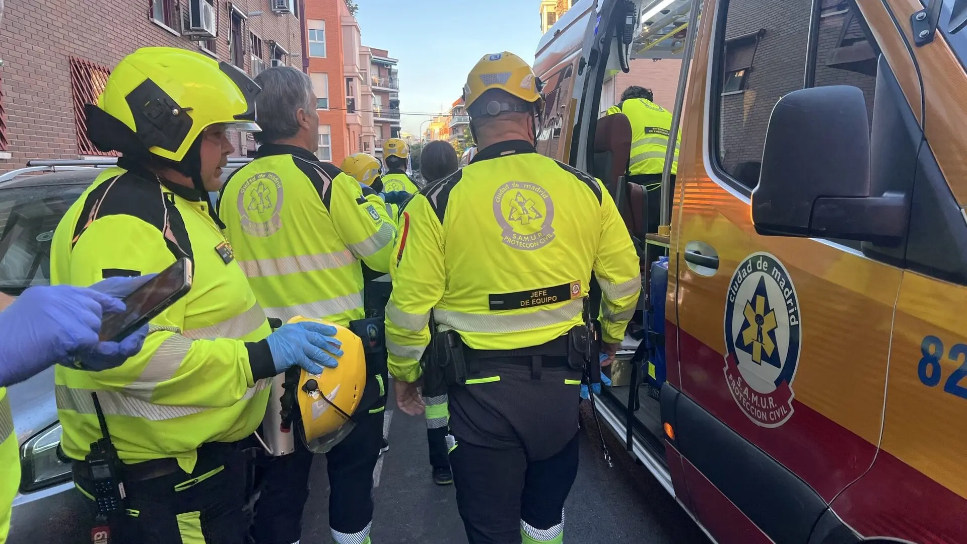 Herida grave una mujer tras ser atropellada por un camión de la limpieza en Carabanchel