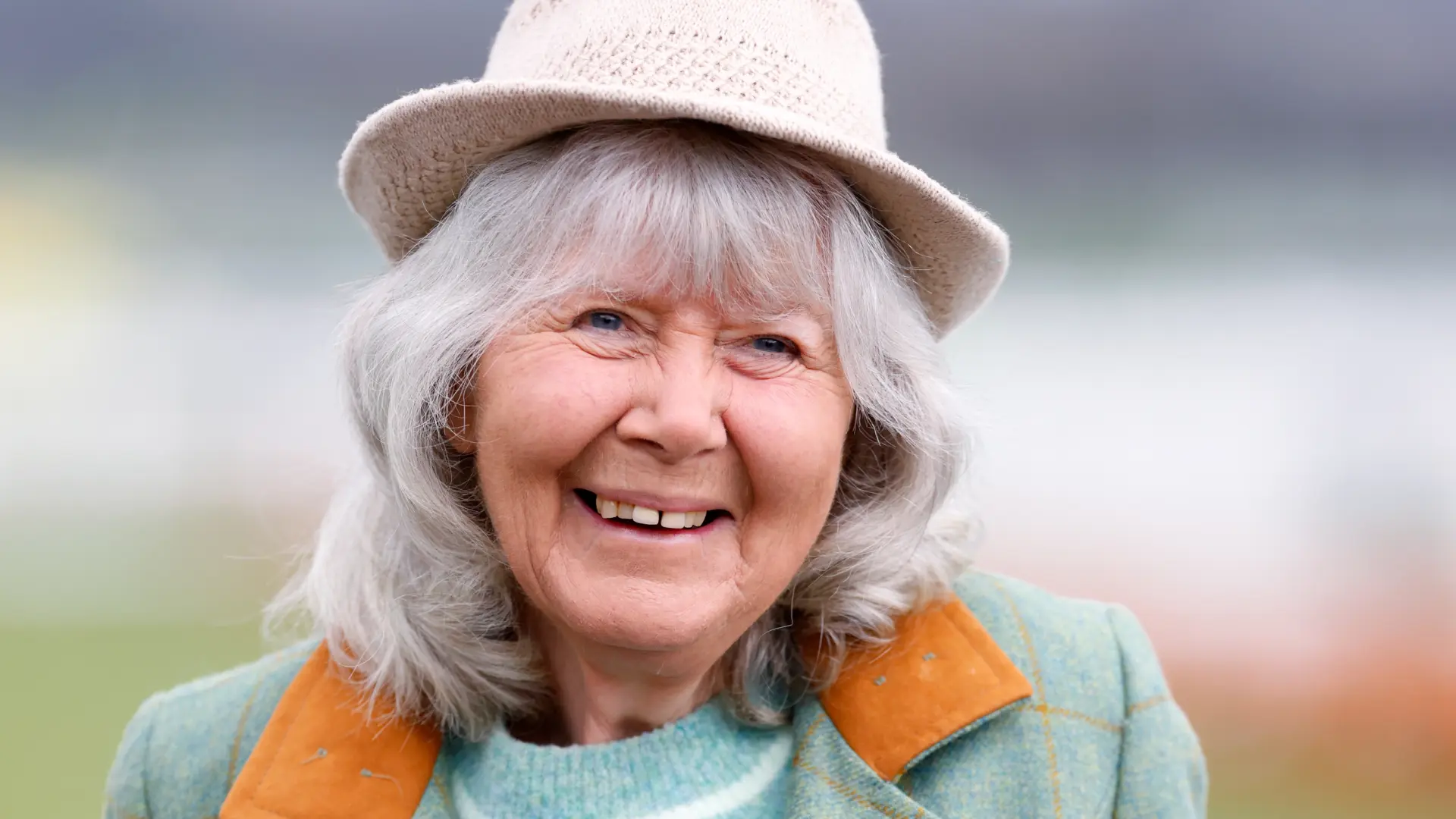 Muere Jilly Cooper, autora de la saga de novelas 'Las crónicas de Rutshire', a los 88 años tras un accidente doméstico
