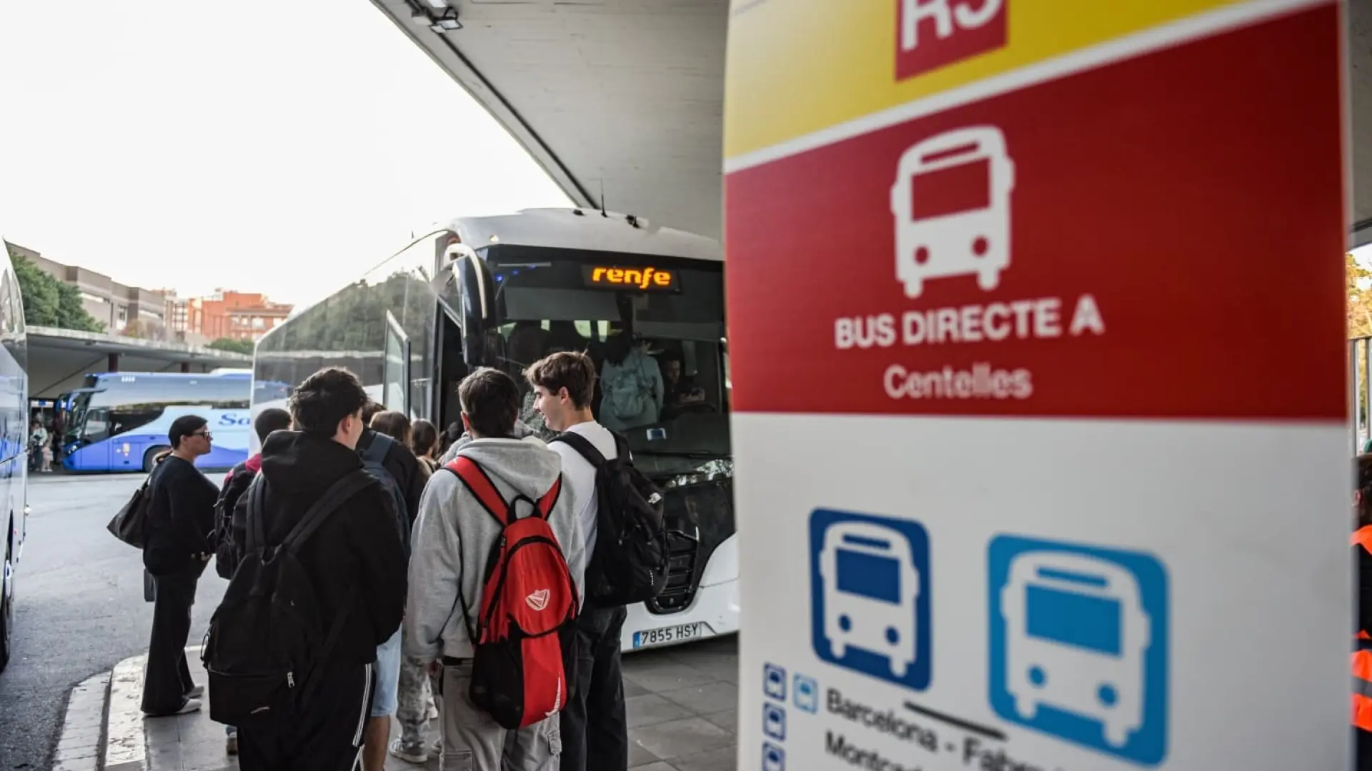 Macrocorte de la R3 de Rodalies, en directo | El servicio arranca con una incidencia de 45 minutos, pero ya funciona con normalidad