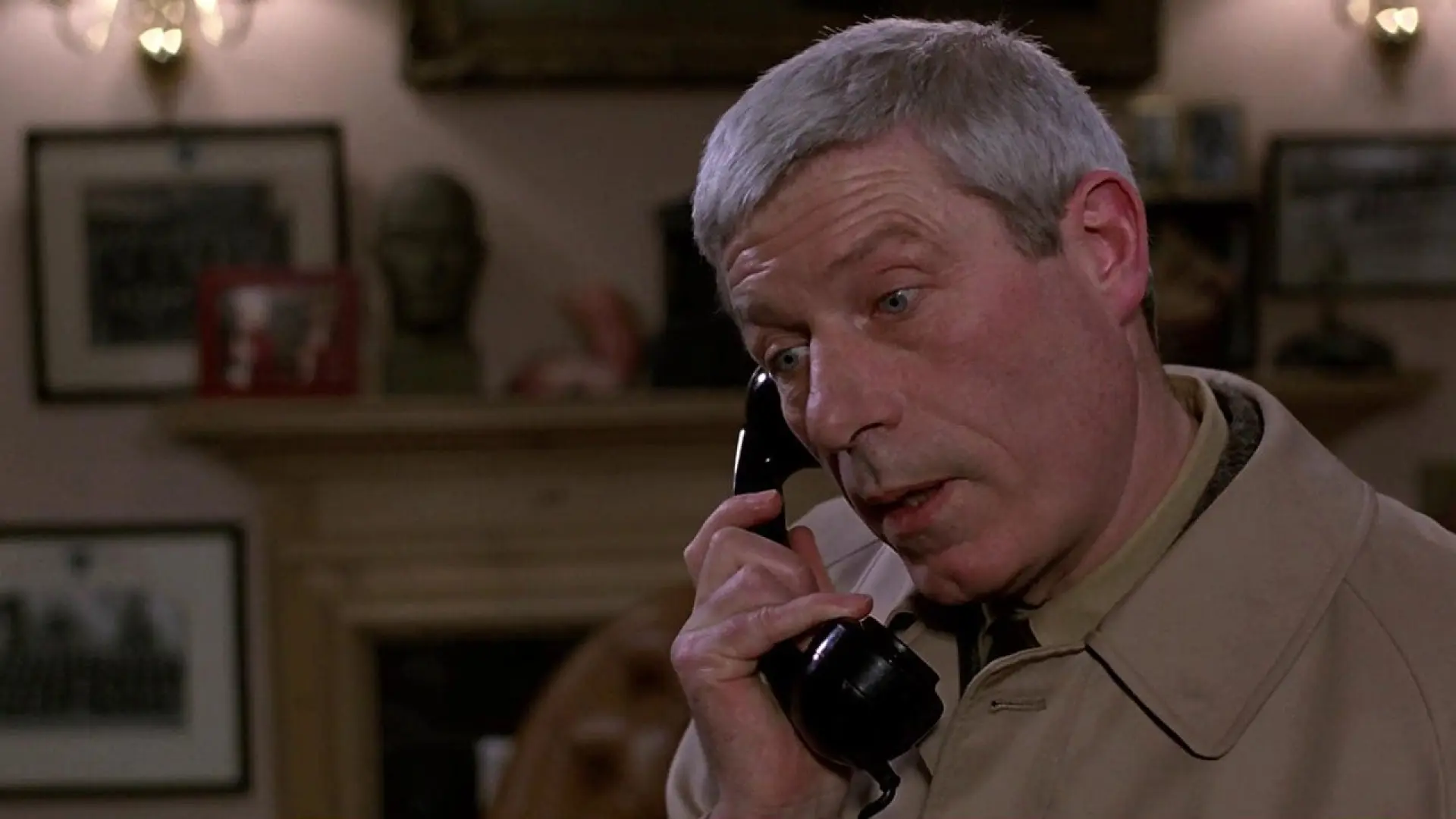 Muere a los 96 años John Woodvine, actor de 'Un hombre lobo americano en Londres' y 'The Crown'