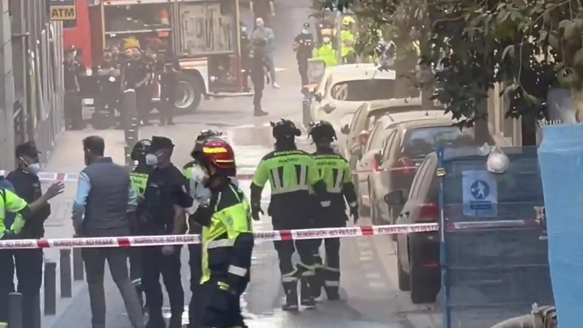 Derrumbe en el centro de Madrid, en directo | Al menos tres heridos, uno de ellos grave, tras el derrumbe de un edificio en obras en la calle Hileras