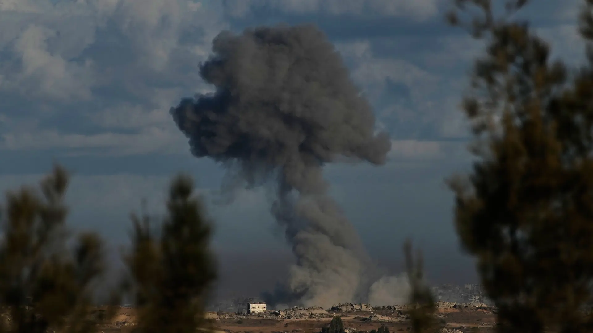 Hamás acepta entregar las armas a un comité egipcio-palestino, pero rechaza la gestión internacional de Gaza y la presencia de Blair