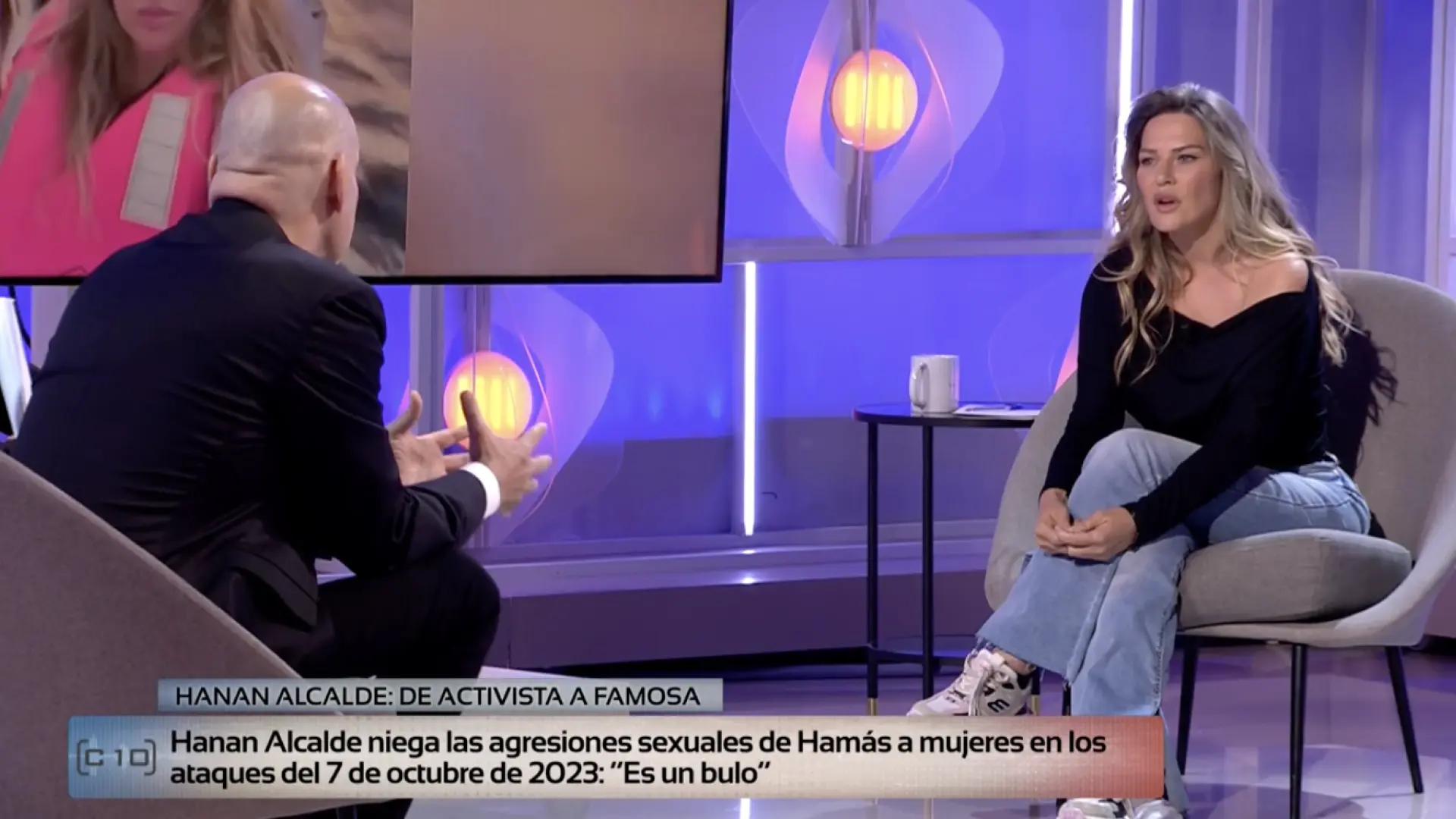 Tenso cara a cara entre Nacho Abad y Hanan Alcalde tras su regreso de Gaza: "No me vas a juzgar"