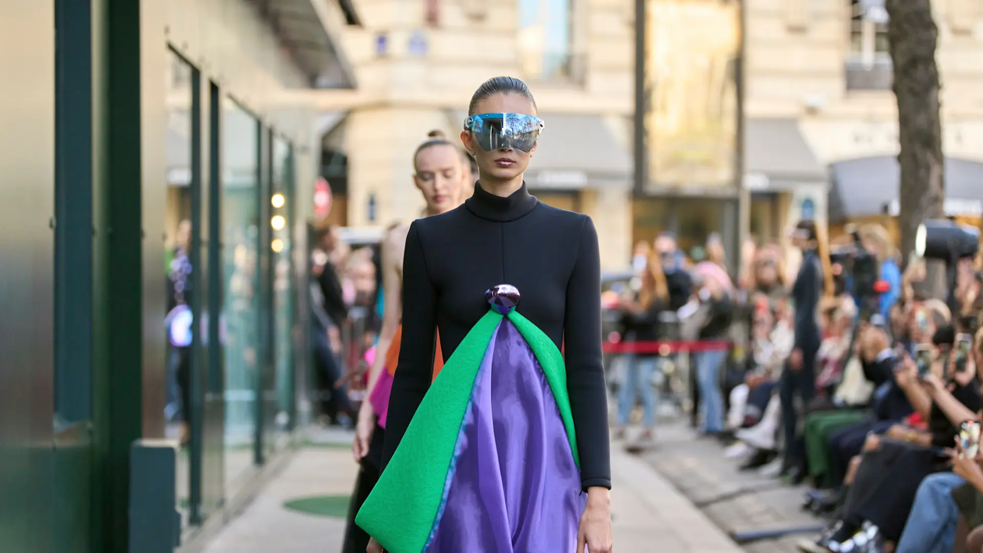 Pierre Cardin cierra la Semana de la Moda de París con una colección retrofuturista