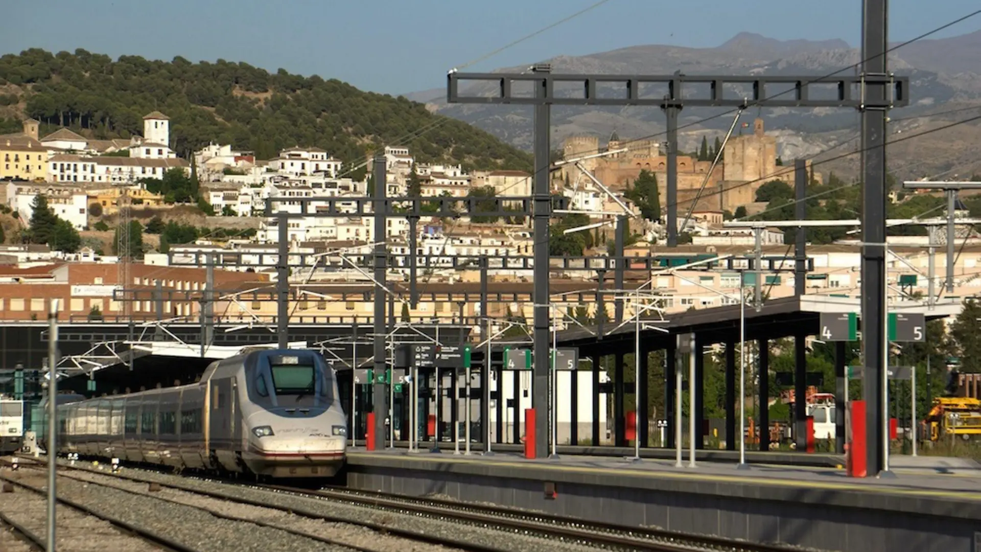 El Gobierno adjudica por 31,4 millones de euros los cinco proyectos para construir la línea de alta velocidad entre Sevilla y Huelva