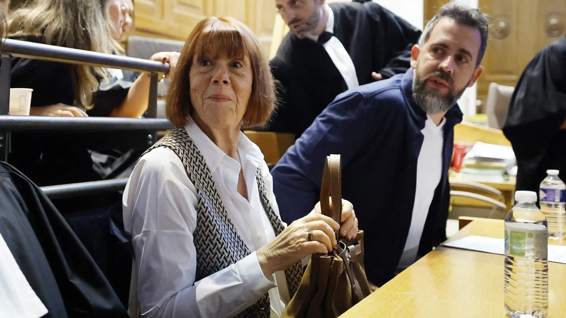 Gisèle Pelicot se encara con uno de los condenados por violarla: "La única víctima en esta sala soy yo, ¡asuma sus actos!"