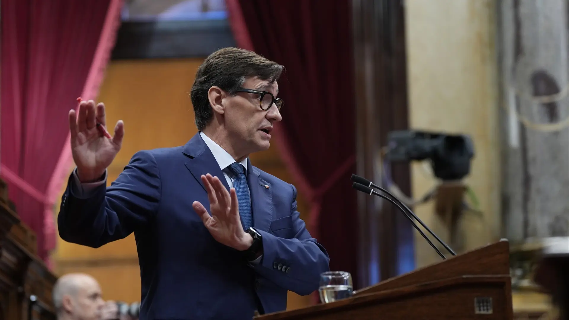 Illa acuerda con el Gobierno que la Generalitat gestione los 13.000 pisos y 300 solares que la Sareb tiene en Catalunya