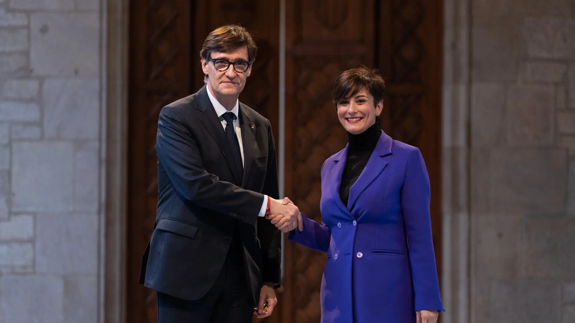Cataluña, la primera comunidad en acordar con el Gobierno la "cogestión" de las viviendas y suelos transferidos desde Sareb