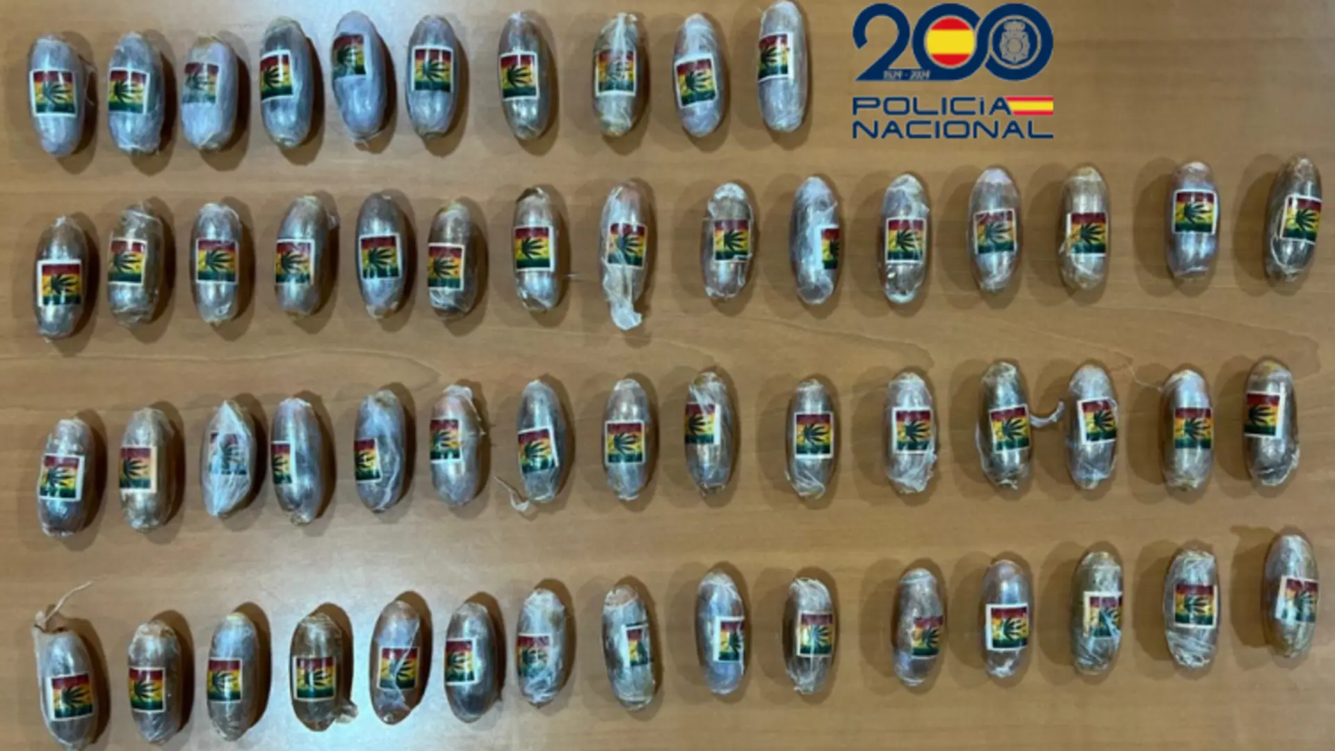 Desmantelan una red de tráfico de drogas a Canarias con dos detenidos tras ingerir 55 cápsulas de hachís