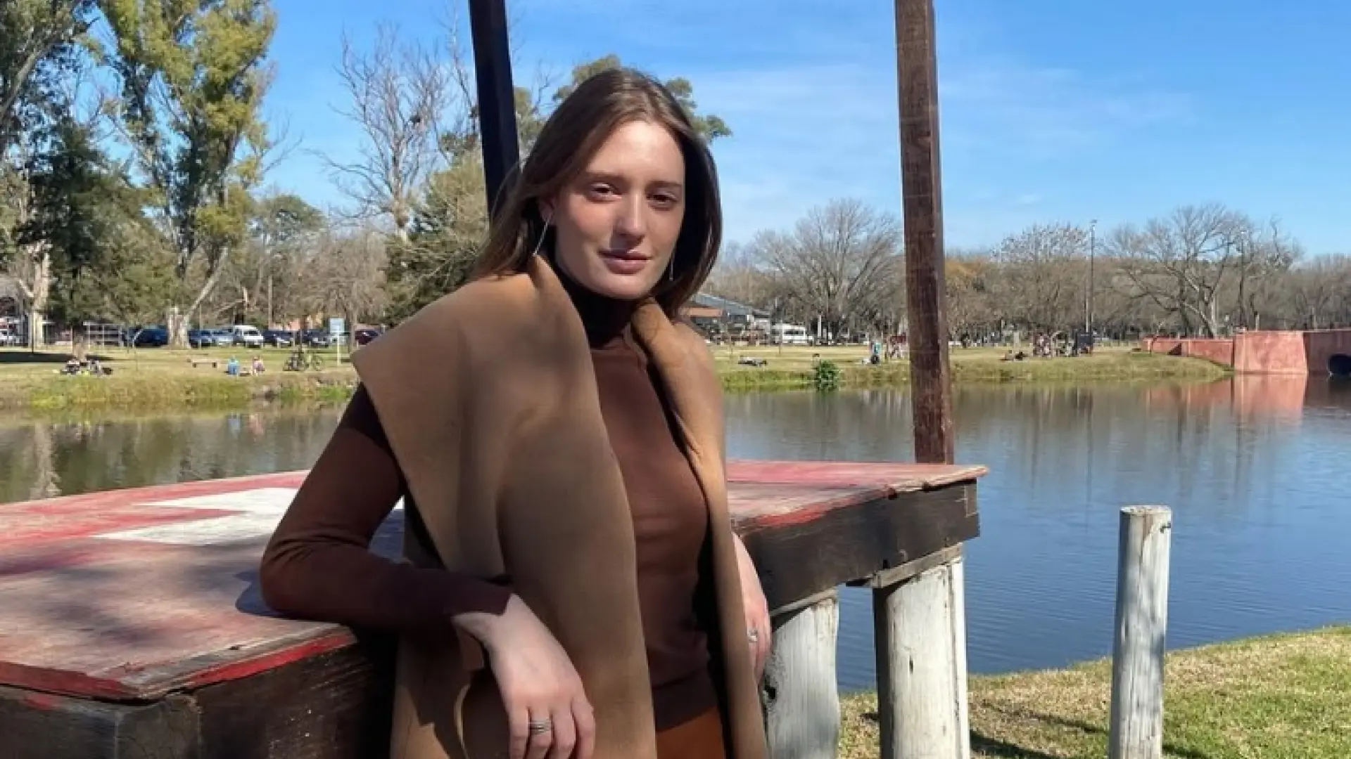 Así es Micaela Belmont, la actriz peruana que entra en la familia de Alba