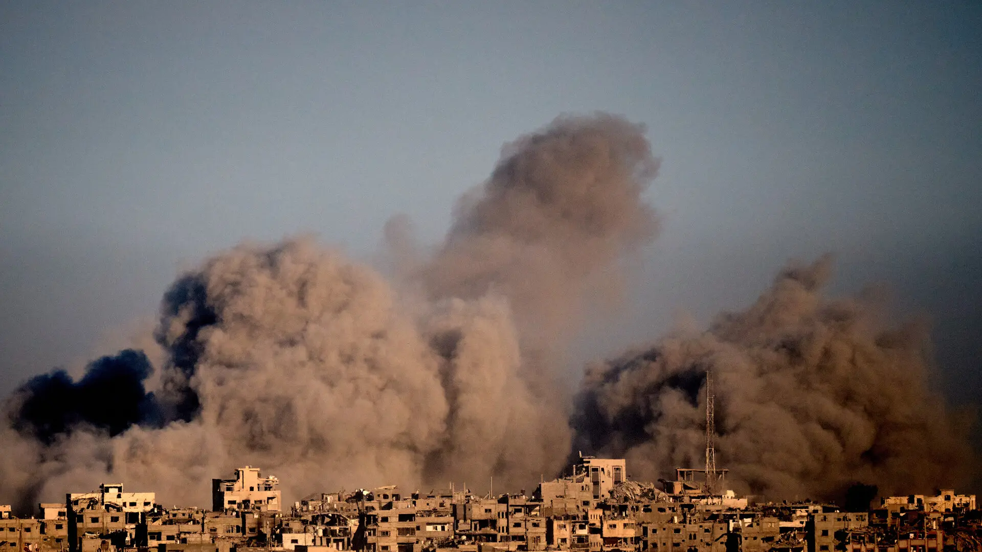 Sellado el pacto de "primera fase" del plan de paz surgen recelos sobre la segunda: desarme de Hamás, gobierno y reconstrucción de Gaza