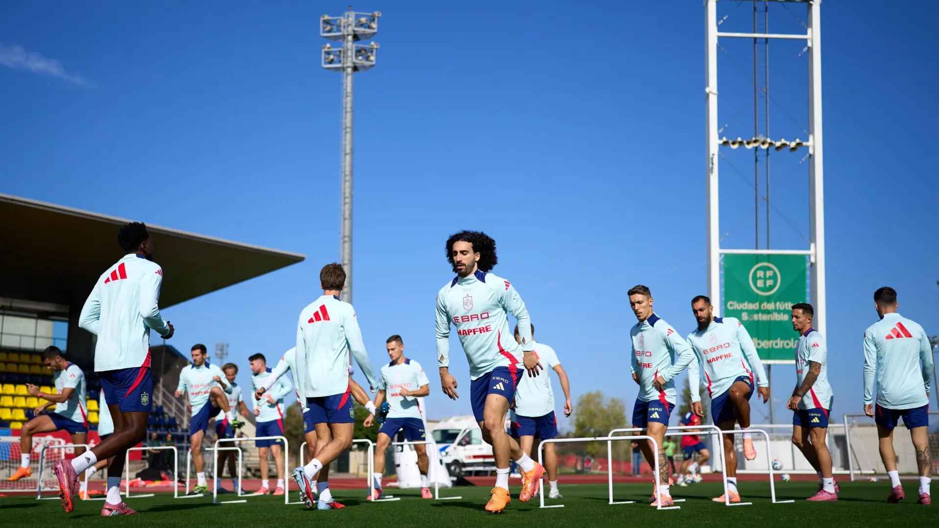 La alerta roja por la DANA en Elche cambia drásticamente los planes de la selección española