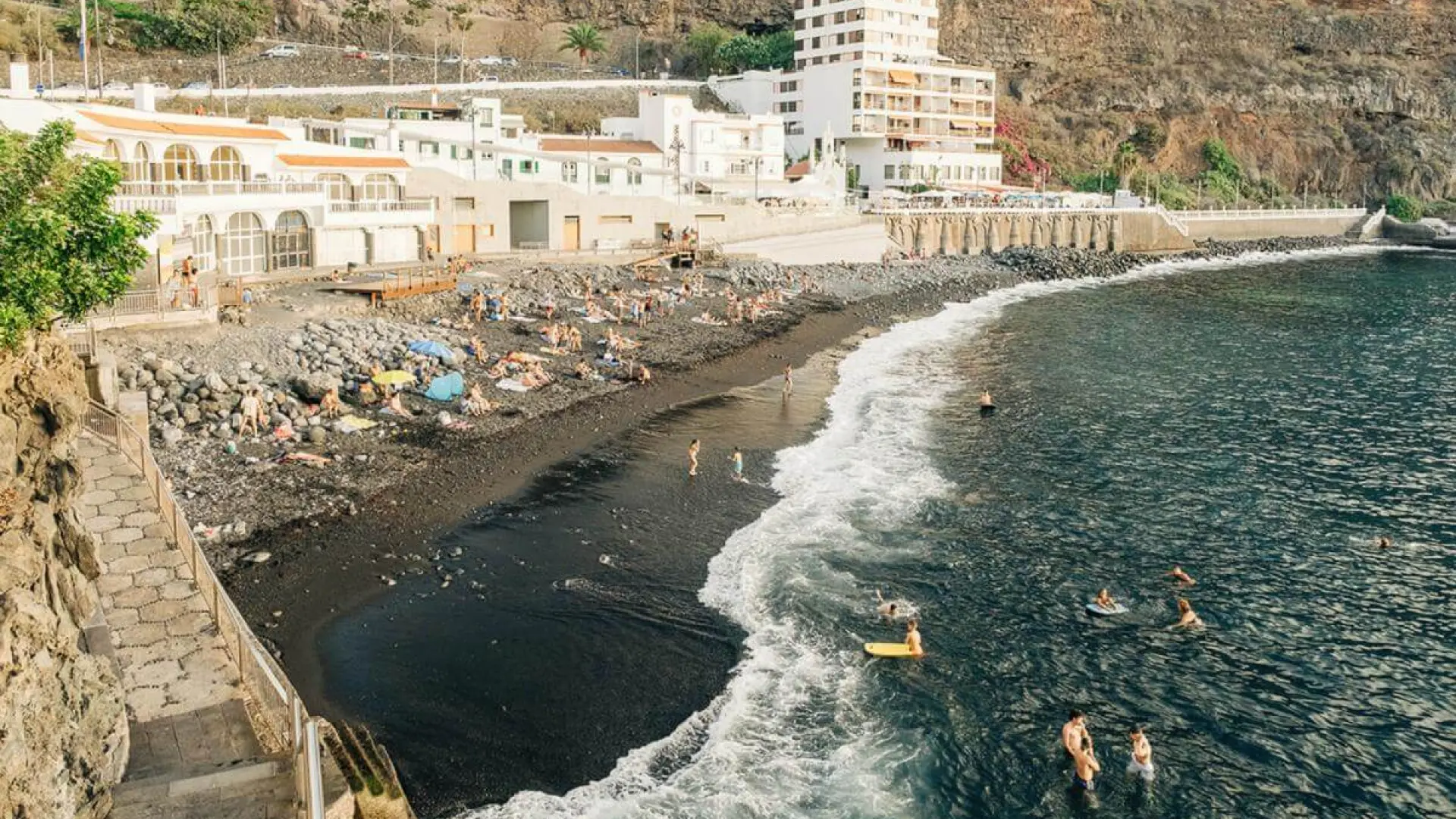 Muere un pescador de 85 años tras caer al mar desde una zona de rocas en Tenerife