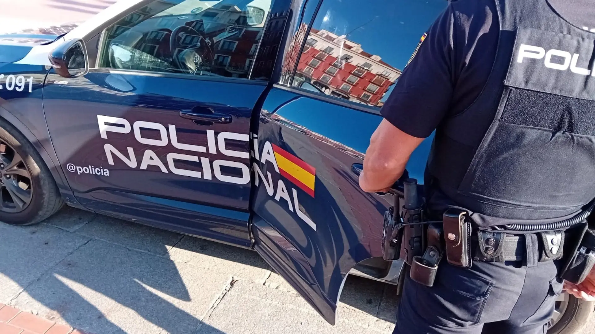 Detenido un menor por embestir a un agente con un patinete eléctrico y realizar actos vandálicos en Valladolid