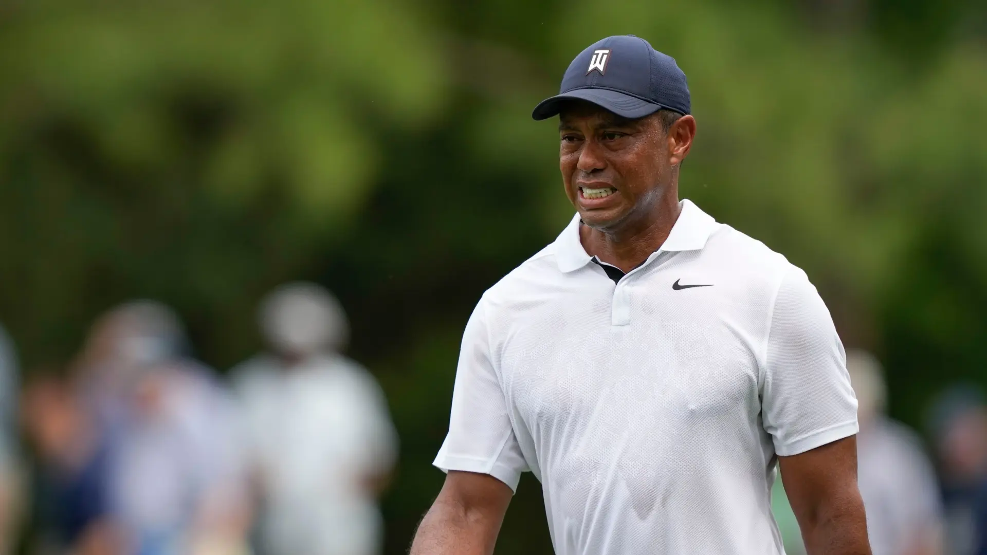El regreso de Tiger Woods vuelve a frustrarse: operado de la espalda por "dolores y falta de movilidad"