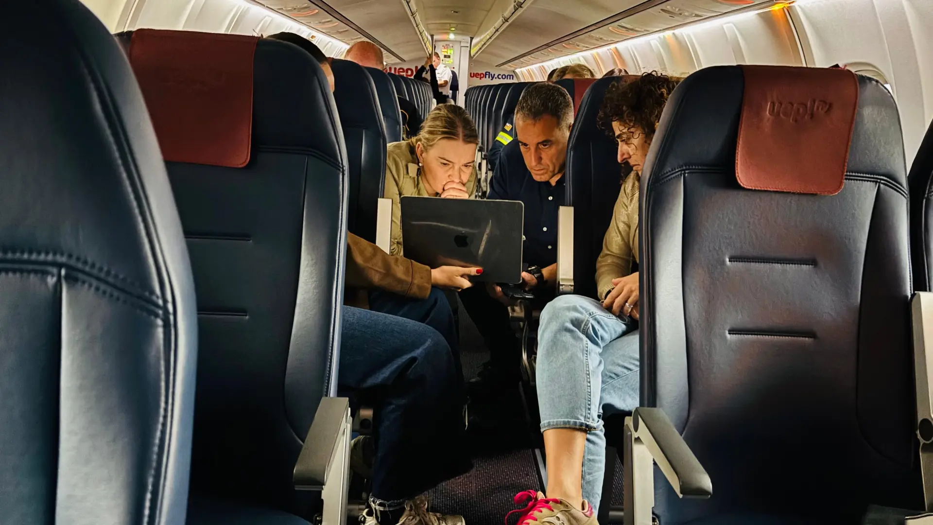 La presidenta de Baleares, Marga Prohens, encerrada en un avión en Ibiza por la DANA Alice