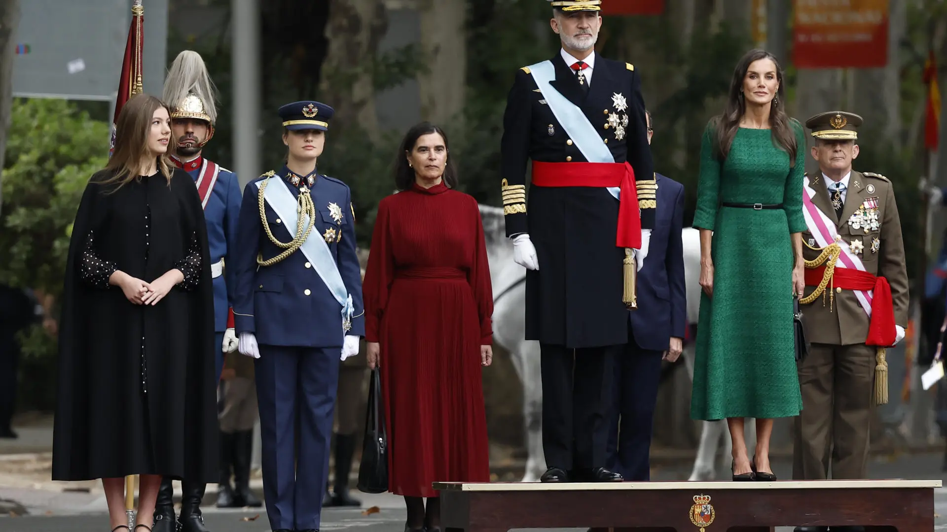 El 'look' de Leonor el 12 de octubre: con uniforme nuevo y el recogido que será tendencia entre invitadas de otoño