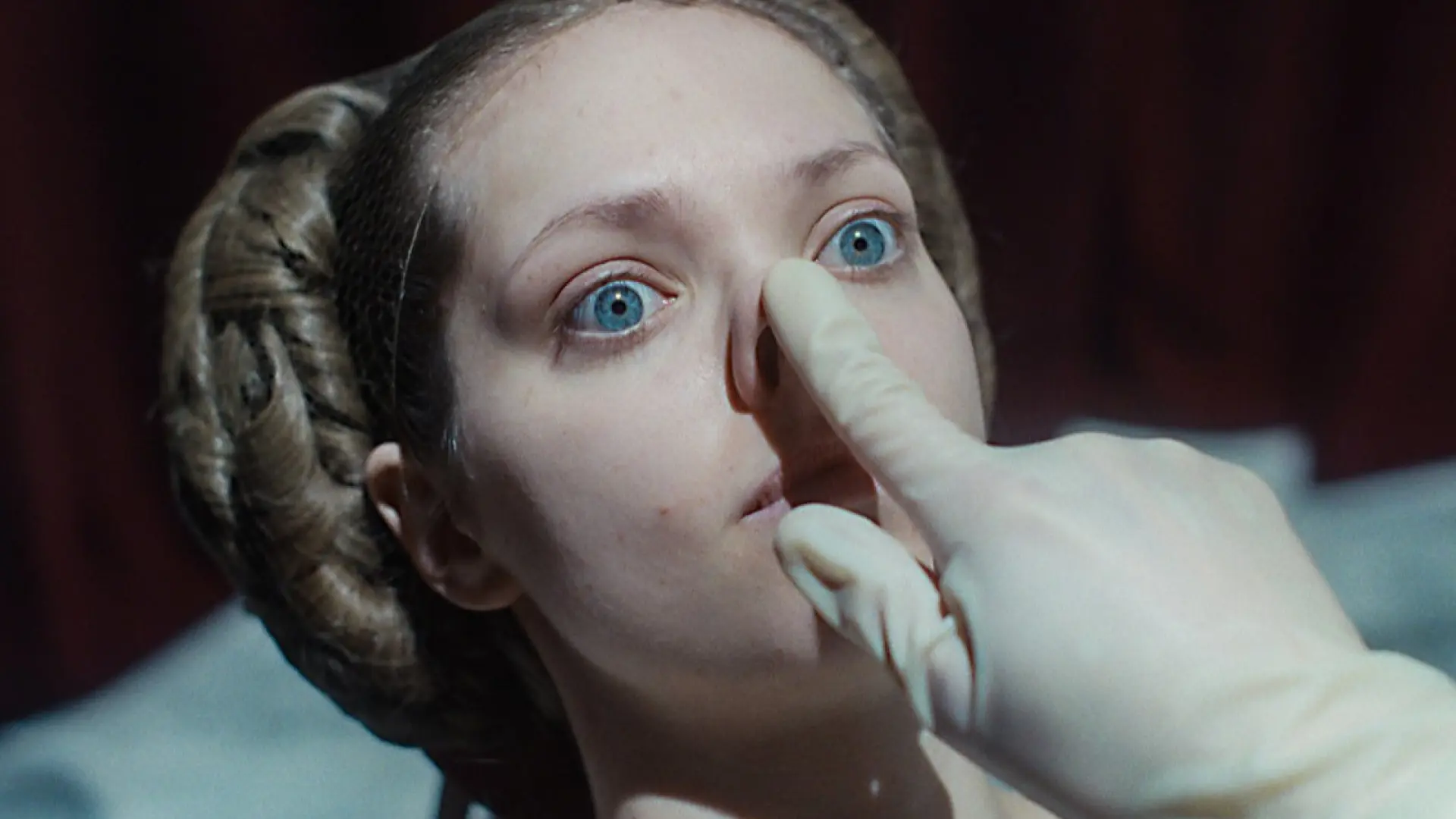 'La hermanastra fea': la historia más violenta de la Cenicienta se aproxima al gore de los hermanos Grimm en Sitges 2025