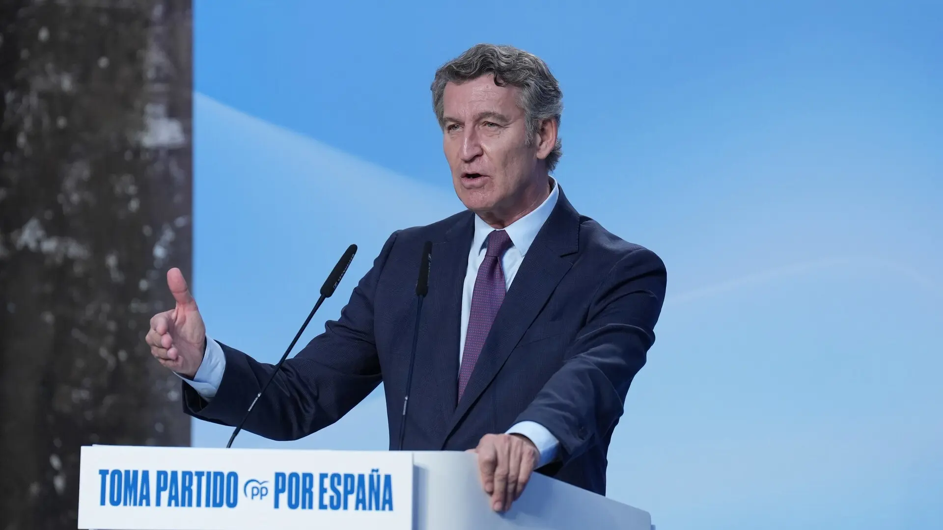 Feijóo plantea endurecer la residencia en España y priorizar al inmigrante con empleo: "La nacionalidad no se regala, se merece"