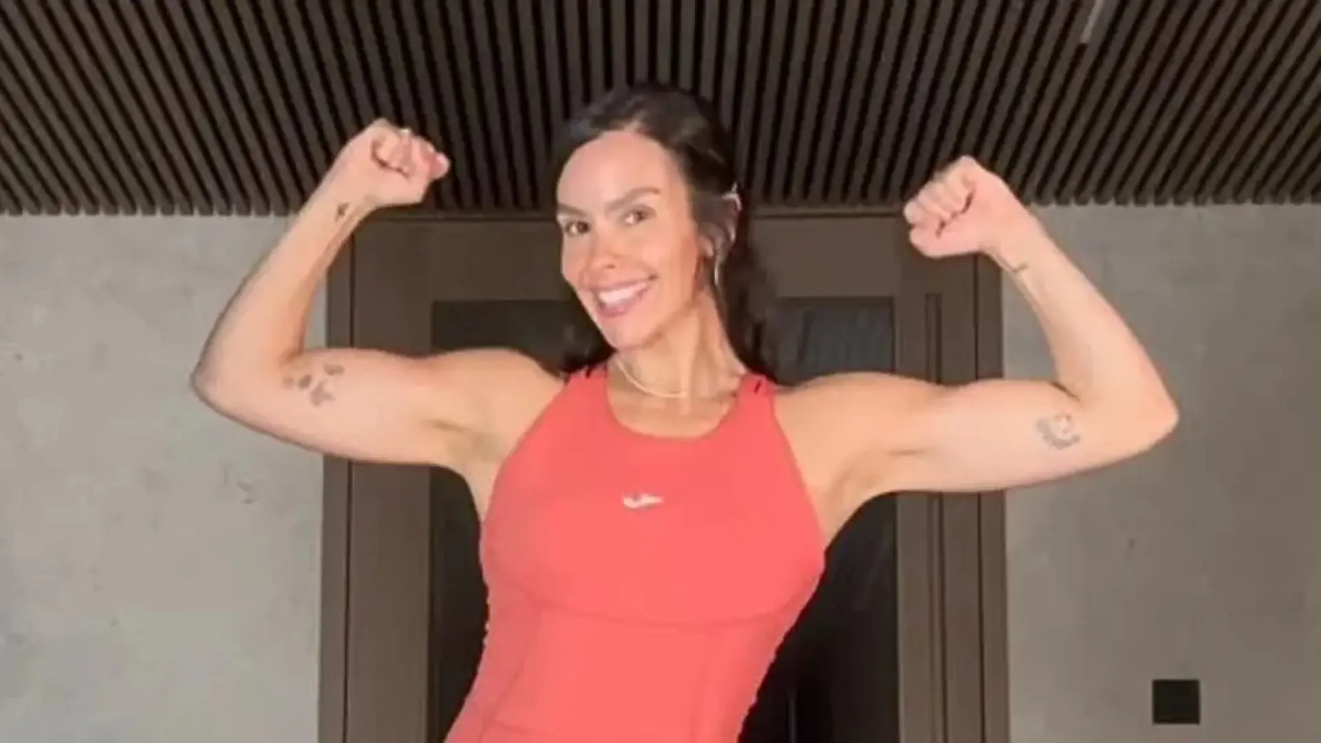 Cristina Pedroche, más en forma que nunca, cuenta cuál es el circuito de fuerza que hace en casa: "Para la salud no hay excusas"