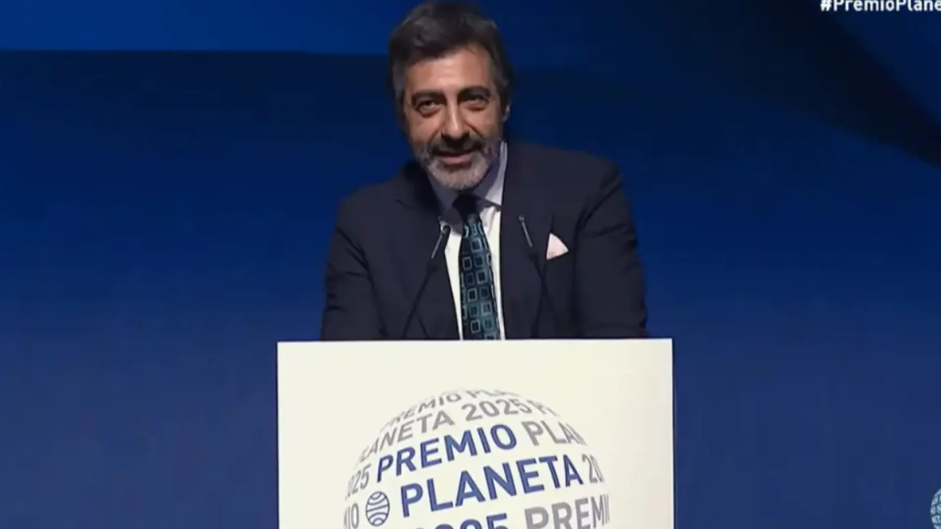 Juan del Val, colaborador de 'El Hormiguero', recibe el premio Planeta 2025: "La literatura se escribe para la gente, no para la élite"