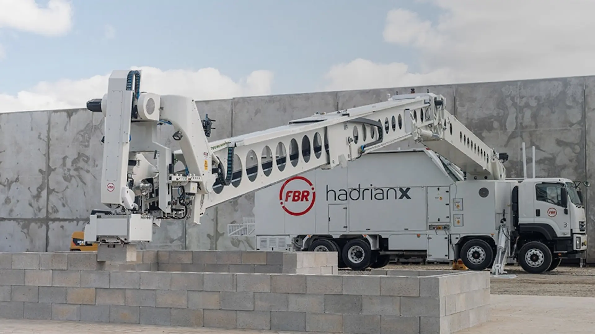 Este robot albañil llega al sector de la construcción para levantar muros de una casa en un solo día
