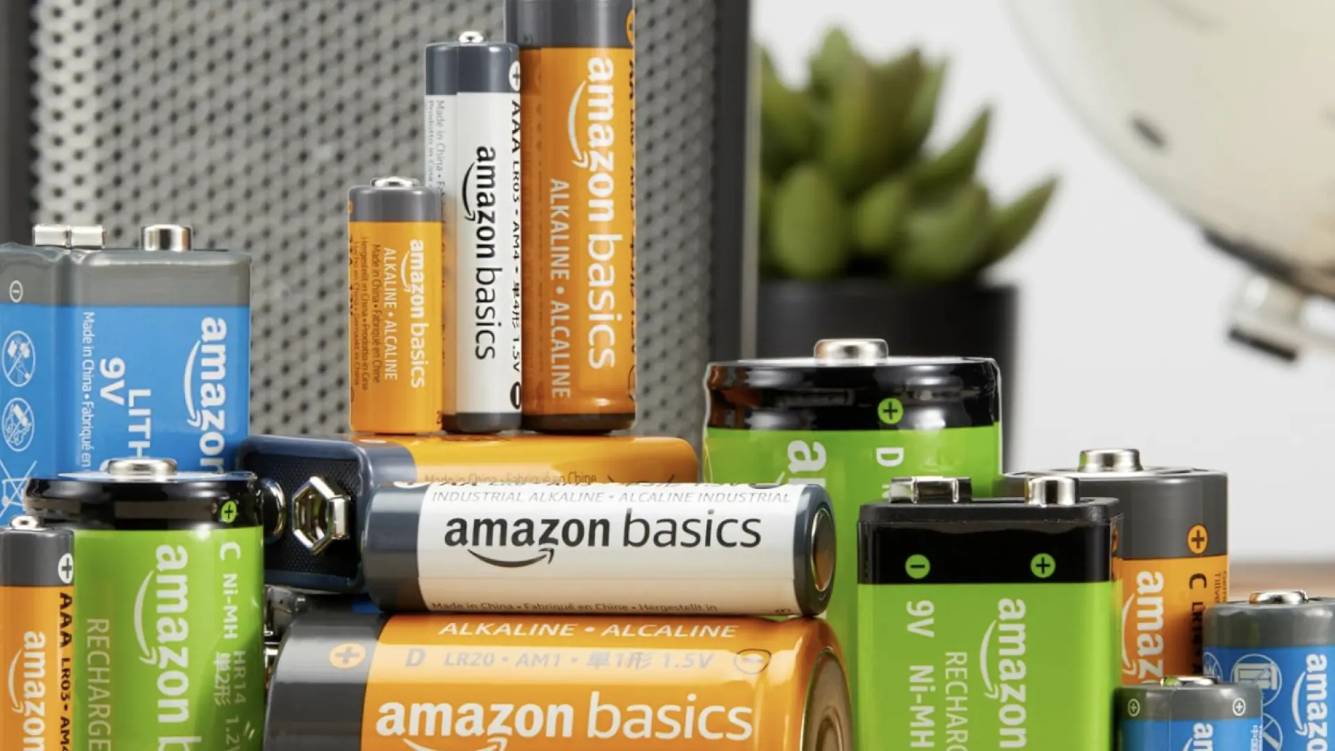 Pásate a las pilas recargables para ahorrar: estas de Amazon Basics tienen más de 300.000 valoraciones