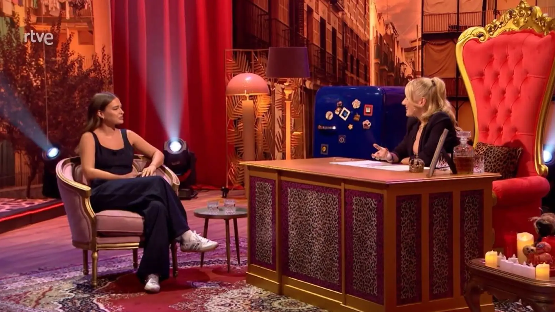 'Al cielo con ella' bautiza a Laura Escanes como "la choni de las pijas" y ella se lo pone en su cuenta de Instagram